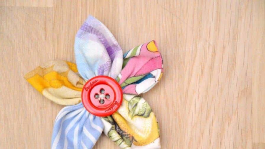 How to Attach Fabric Flowers to Clothes