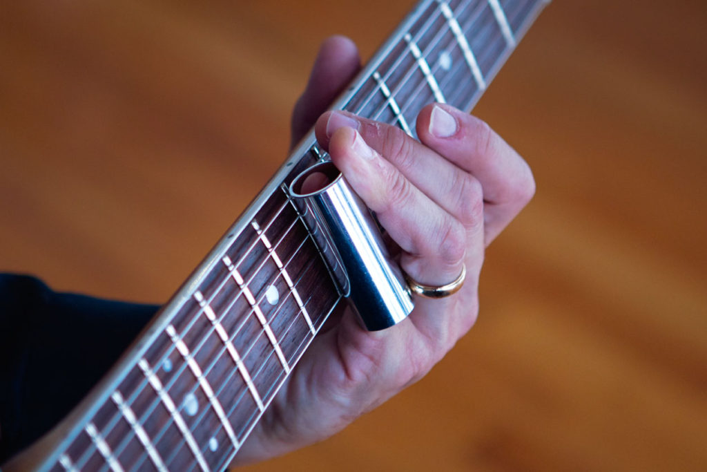 Guide to the lap steel guitar slide Chord Strings